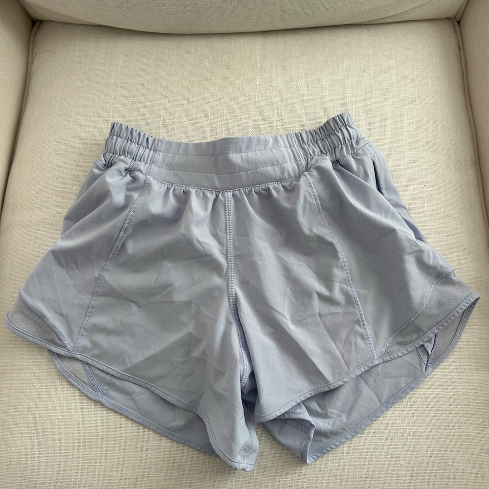 Lululemon hottie hot shorts size 4, 4 inch